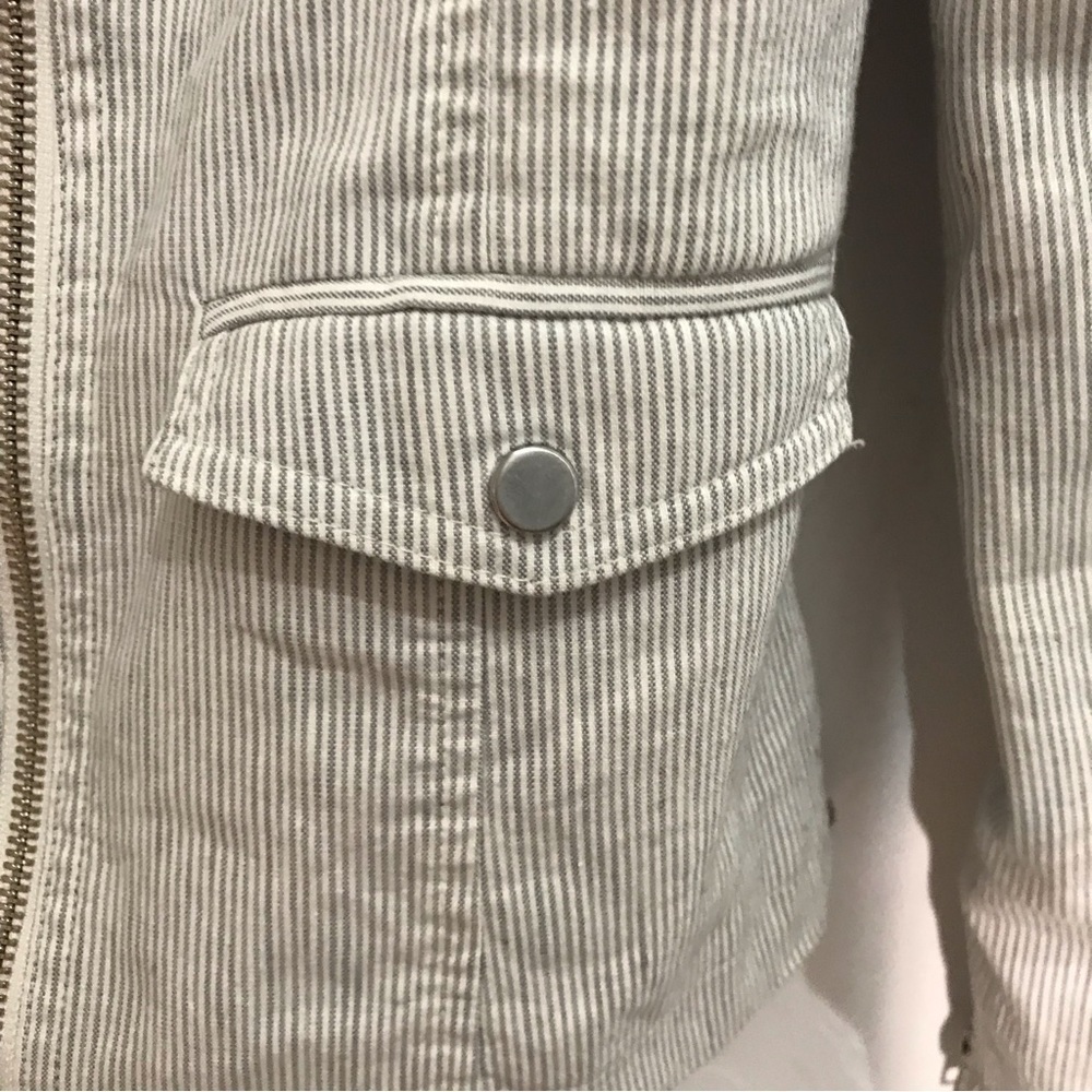 Chelsea28 Gray Pinstripe Peplum Moto jacket - Picture 4 of 11